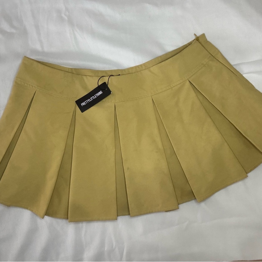 NWT PrettyLittleThing Pleated Micro Mini Skirt Sz 10 Golden Mustard color - Picture 6 of 11